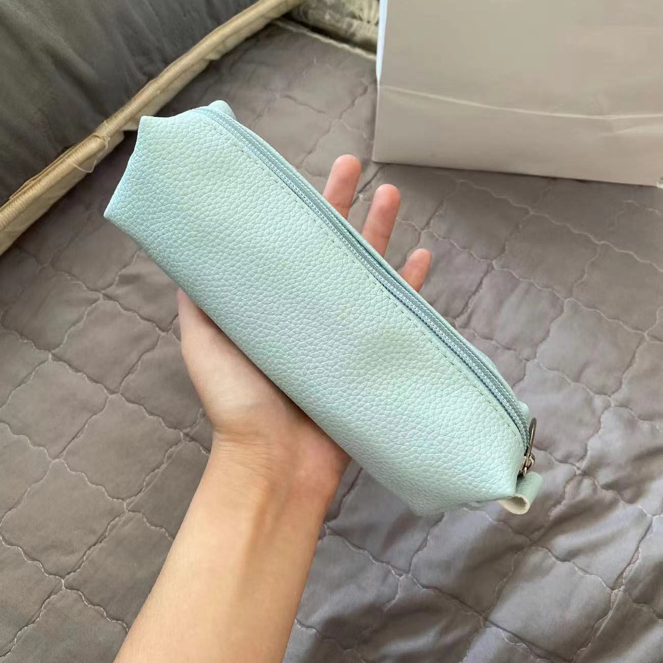 2025新款简约休闲笔袋考试专用文具袋女超软荔枝纹纯色皮革大容量