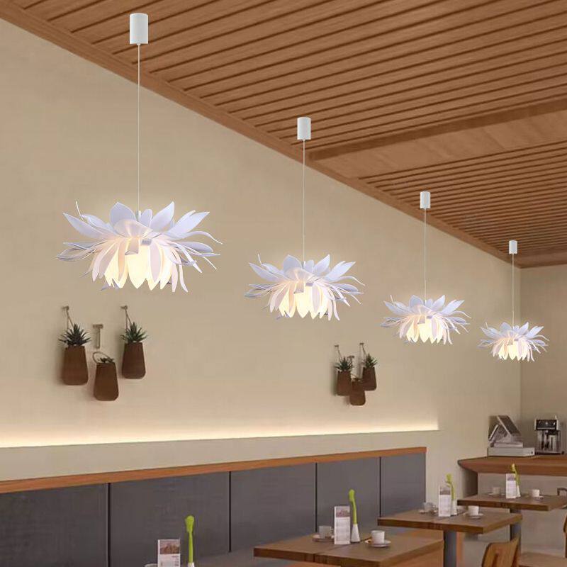 2026北欧艺术花瓣吊灯商用餐厅餐馆婚庆吧台可自由升降个性网红灯