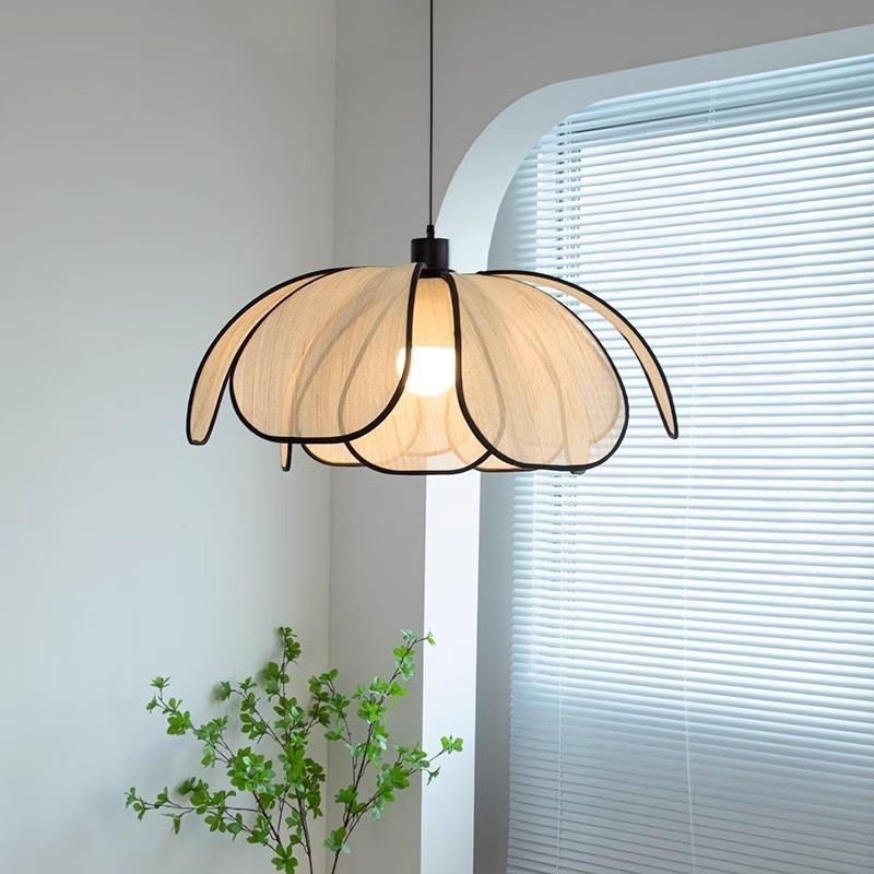 全光谱法式奶油风吊灯北欧简约餐厅卧室日式中古侘寂风艺术花瓣灯