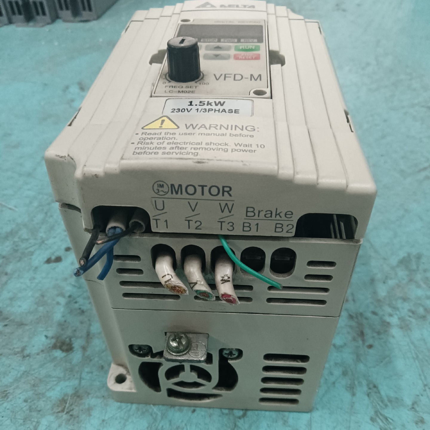 台达二手拆机变频器VFD015M21A-ZA 1.5KW