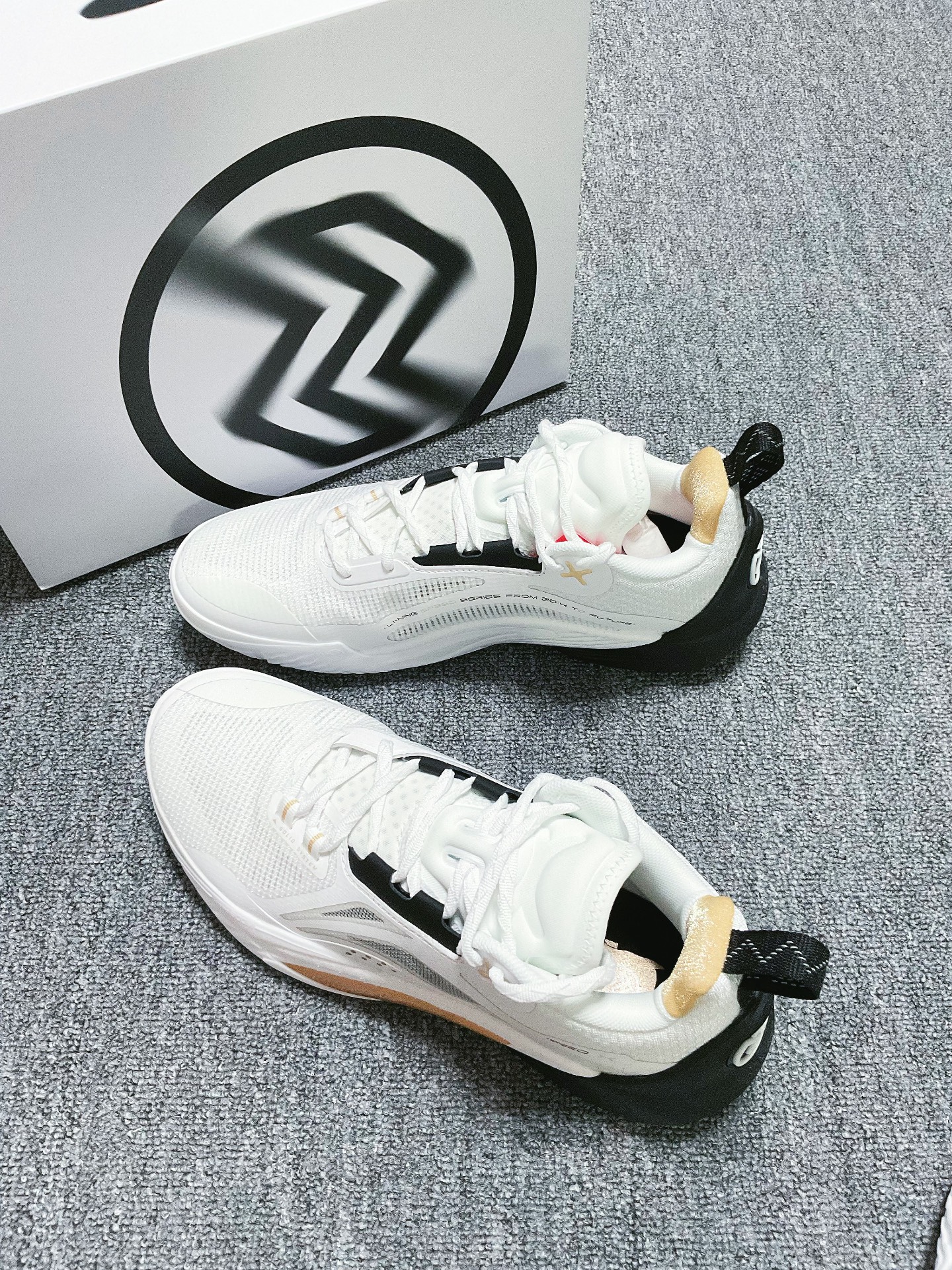 李宁篮球新款闪击10男子支撑减震耐磨专业比赛ABAT085-5