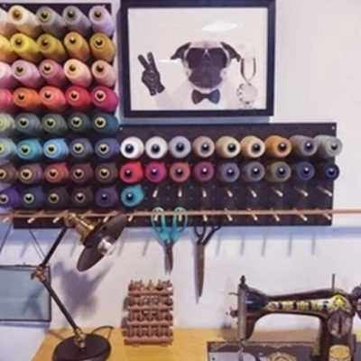 服装厂放缝纫机线架子收纳宝塔线架线托挂墙壁上放线洞洞板置物架