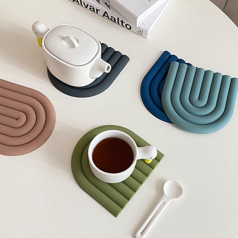 1pcs PP Dining Table Mat Woven Placemat Pad Heat Resistant