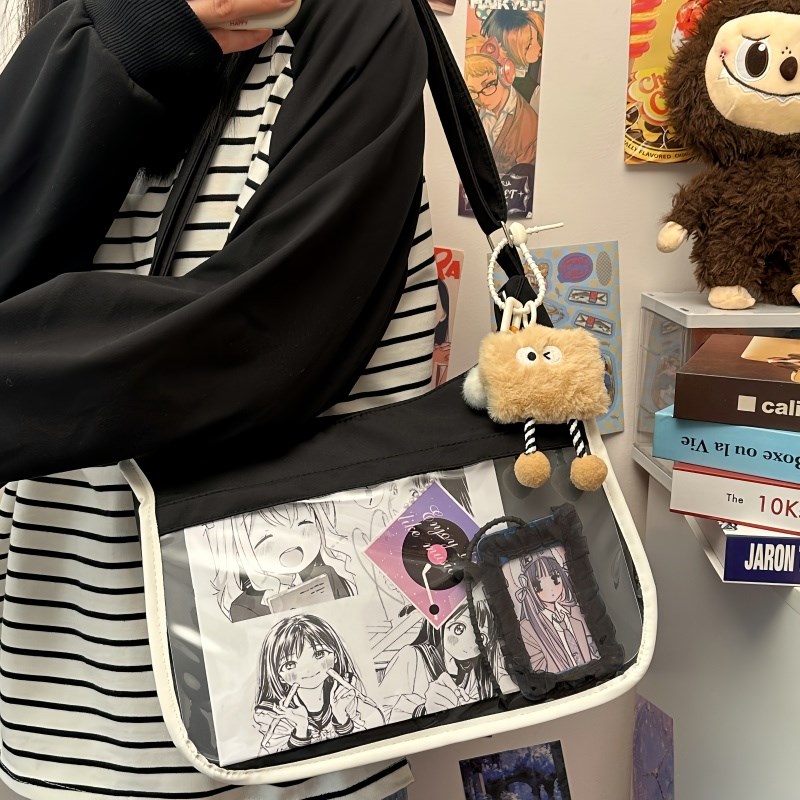 2025学院风百搭简约大容量邮差包女透明吧唧单肩包斜挎娃包痛包