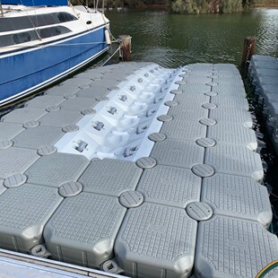 海上冲浪浮桥休闲垂钓平台景区观光平台戏水游泳平台鱼苗网箱养殖