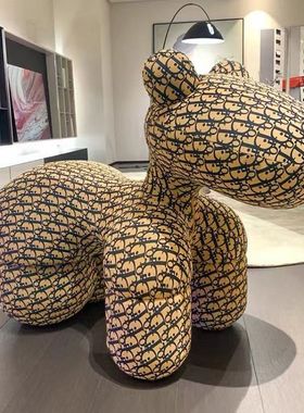 网红小马椅创意卡通m动物大型客厅落地摆件装饰乔迁新居礼物设计