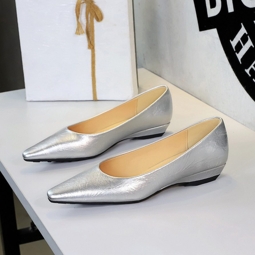 气质坡跟女鞋尖头浅口奶奶鞋百搭赫本低跟通勤鞋飘鞋银色单鞋方头,女鞋,浅口单鞋,淘宝优惠券,粉丝福利购,淘宝优惠卷