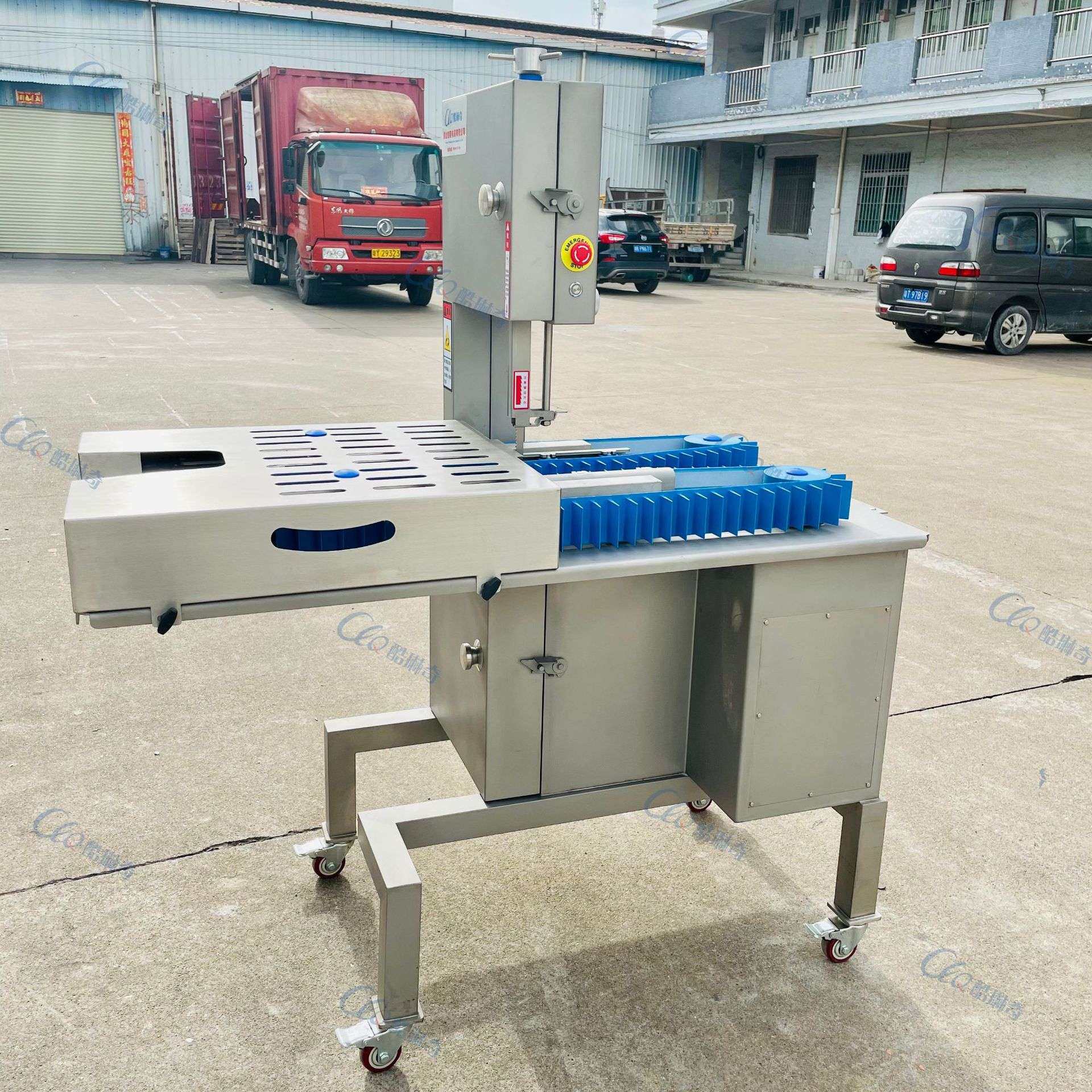 酷琳奇牌屠宰场新鲜猪蹄猪手劈半机 不锈钢猪蹄羊蹄牛蹄切半机,清洗/食品/商业设备,锯骨机/切骨机,淘宝优惠券,粉丝福利购,淘宝优惠卷