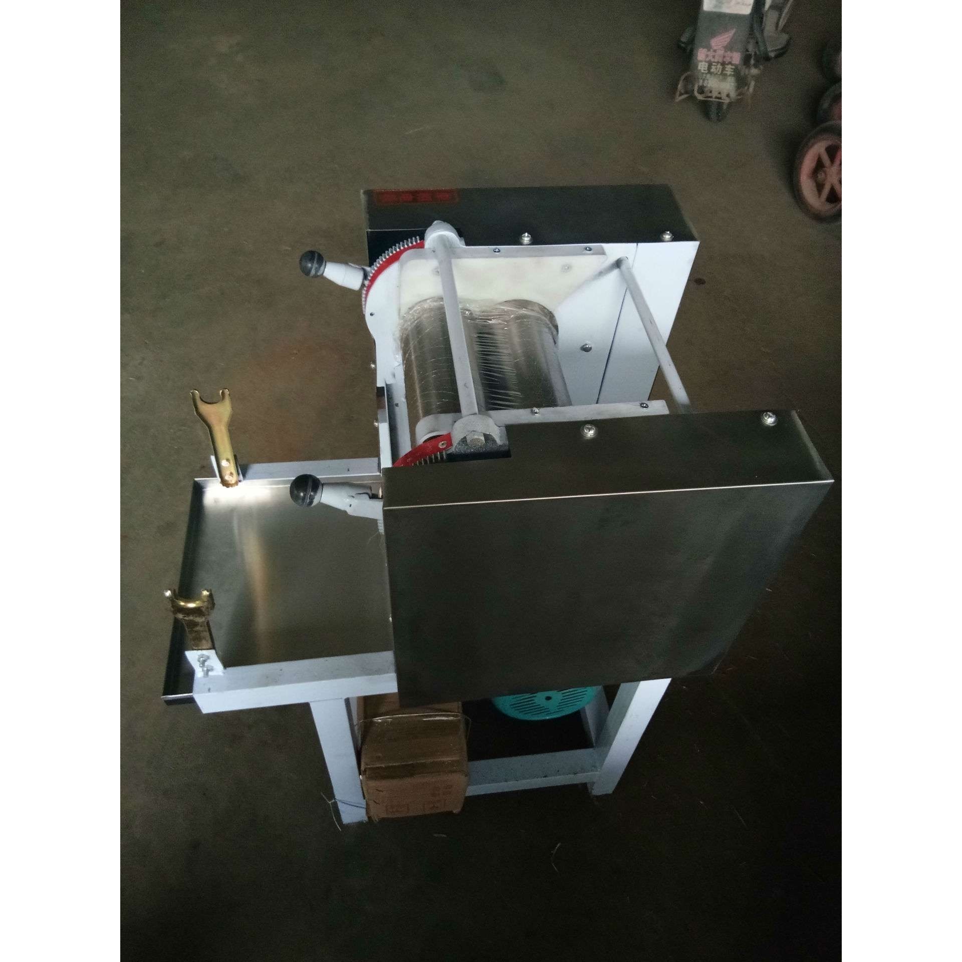 厨房快速压面机 商用不锈钢自动鲜面条机挂面机 仿手工面条机,鲜花速递/花卉仿真/绿植园艺,割草机/草坪机,淘宝优惠券,粉丝福利购,淘宝优惠卷