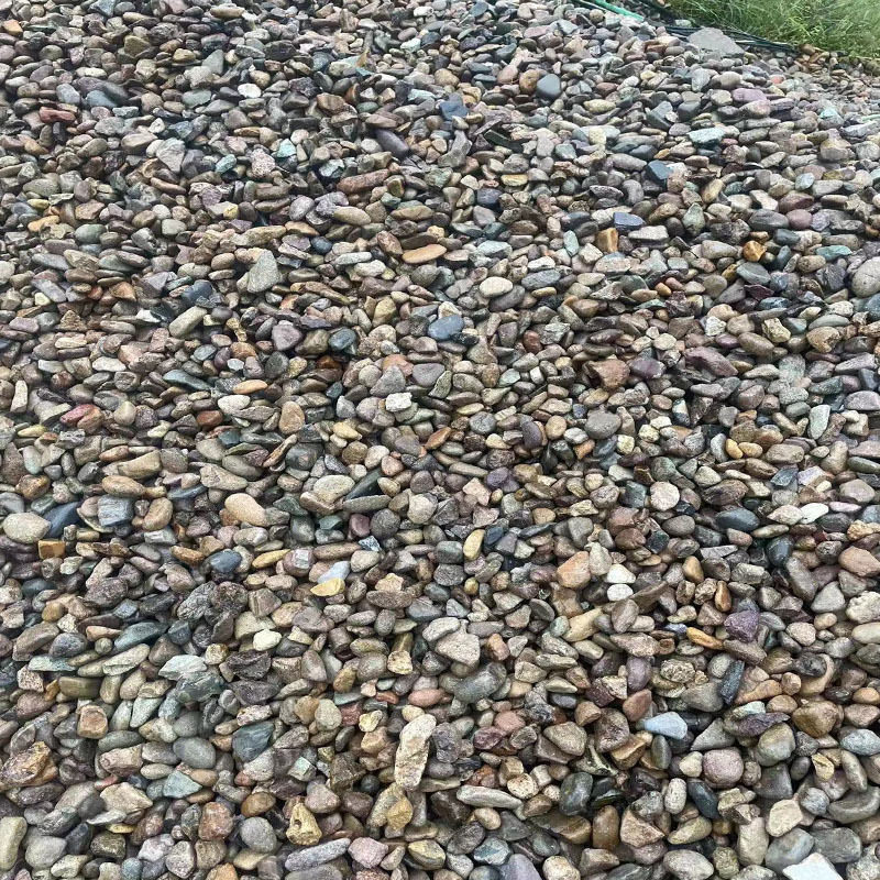 厂家批发铺路小石子黑色鹅卵石庭院造景雨花石河滩石头天然鹅卵石