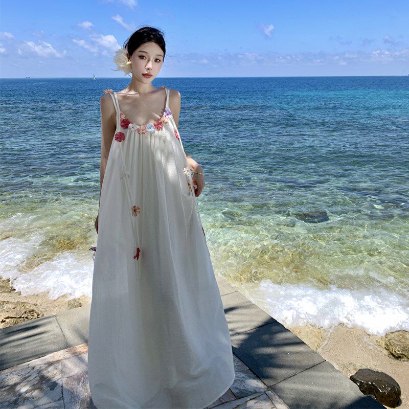 速发海南三亚拍照超仙吊带连衣裙夏季设计感宽松露背度假长裙沙滩