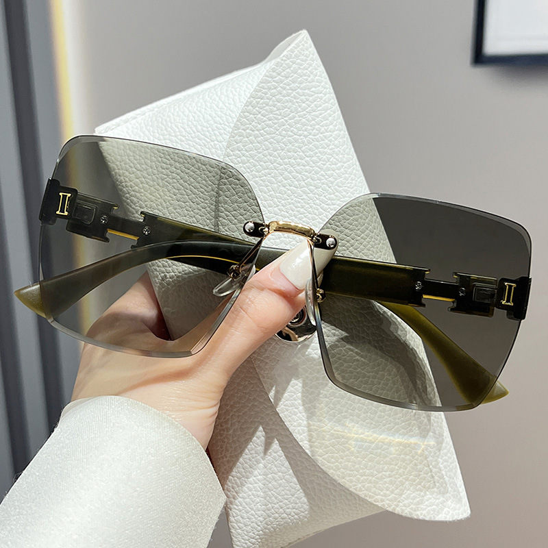 日本品质25新款网红无框防紫外线潮流遮阳气质大框百搭墨镜太阳镜