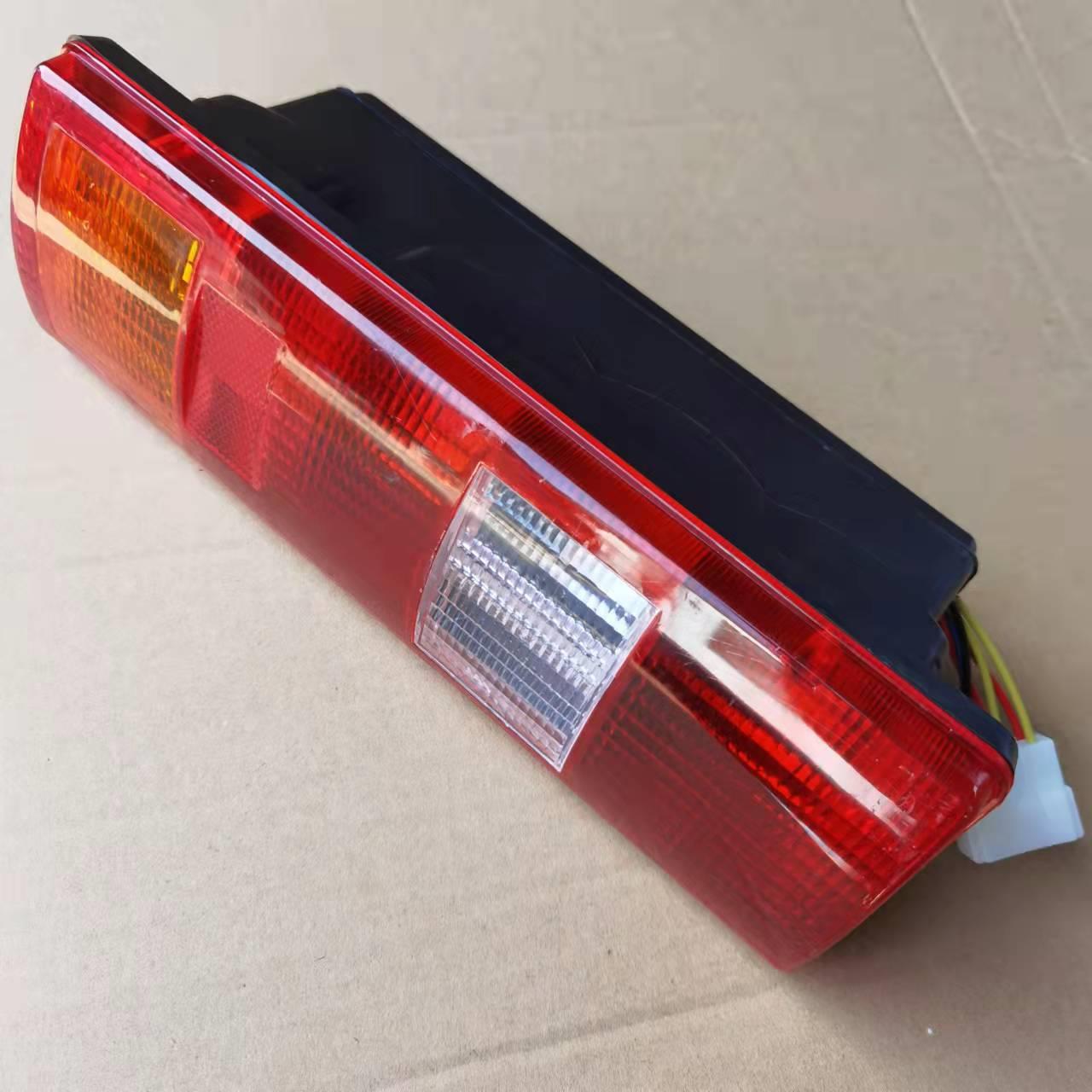 江淮货车小卡后尾灯12V微卡康铃H3X1X5X6后转向煞车倒车灯24V总成