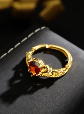 跨境新款轻奢气质小众设计皇冠底托红色点缀开口可调节戒指