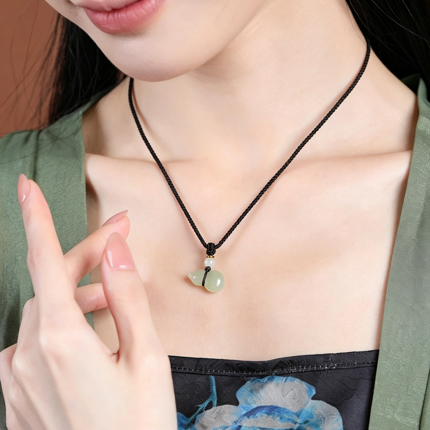 正品和田玉吊坠女款葫芦玉石挂件项链玉佩玉坠精致小众新款女中式