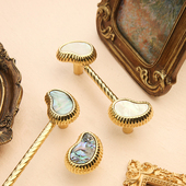 君陶屋欧式 轻奢腰果花设计拉手衣橱衣柜I门柜黄铜手柄抽屉双孔手