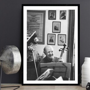 卡萨尔斯 大提琴家指挥家教室琴房学校装饰画黑S白怀旧照片壁挂画
