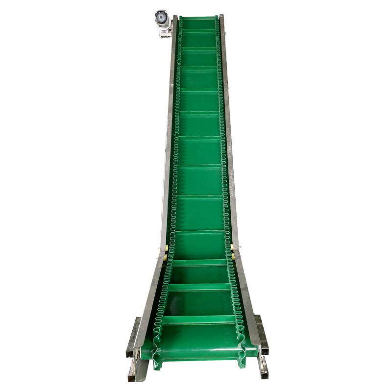 挡板式皮带提升机大倾角颗粒物斗式爬坡输送机料斗皮带爬坡提升机