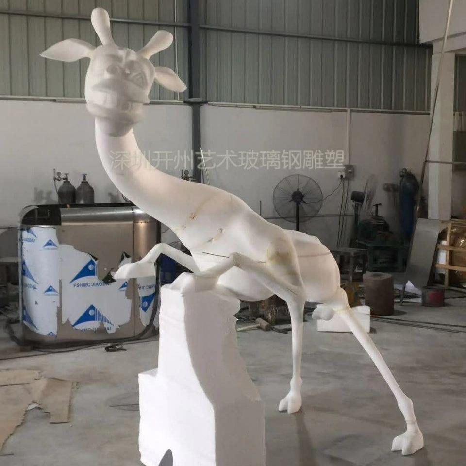 园林装饰仿真玻璃钢鹿雕塑摆件售楼厅花园动物景观大型商场别墅处