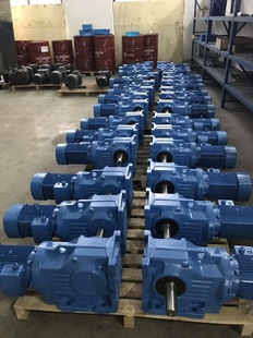 K97 安装 124.61 底脚轴伸式 应用广泛 3KW 螺旋锥伞齿轮减速机