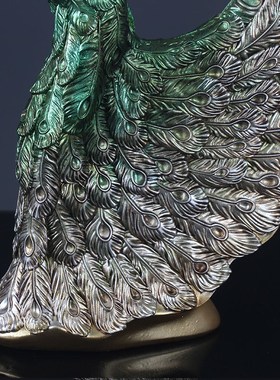 新款孔雀舞女摆件家居酒柜玄关电视柜艺术品摆件树脂工艺品