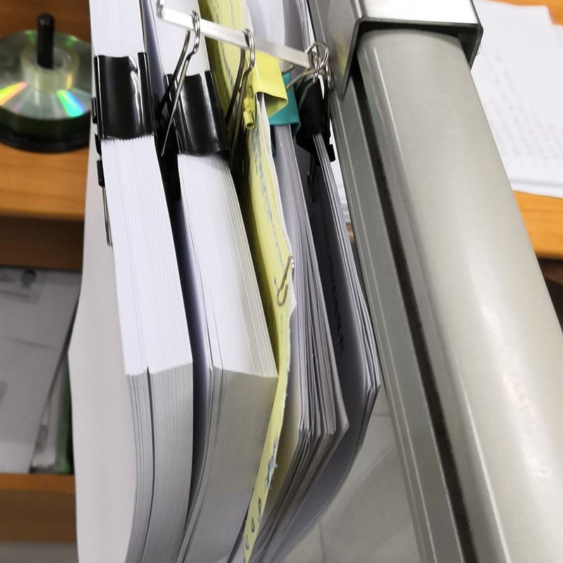 速发屏风挂顶式文件反尾夹挂钩 工位办公桌隔板长尾夹整理钩 不锈