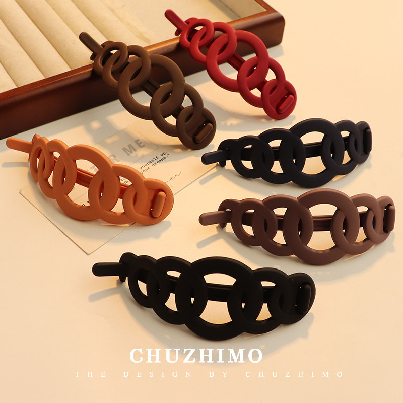 高级感磨砂问珠香蕉夹气质