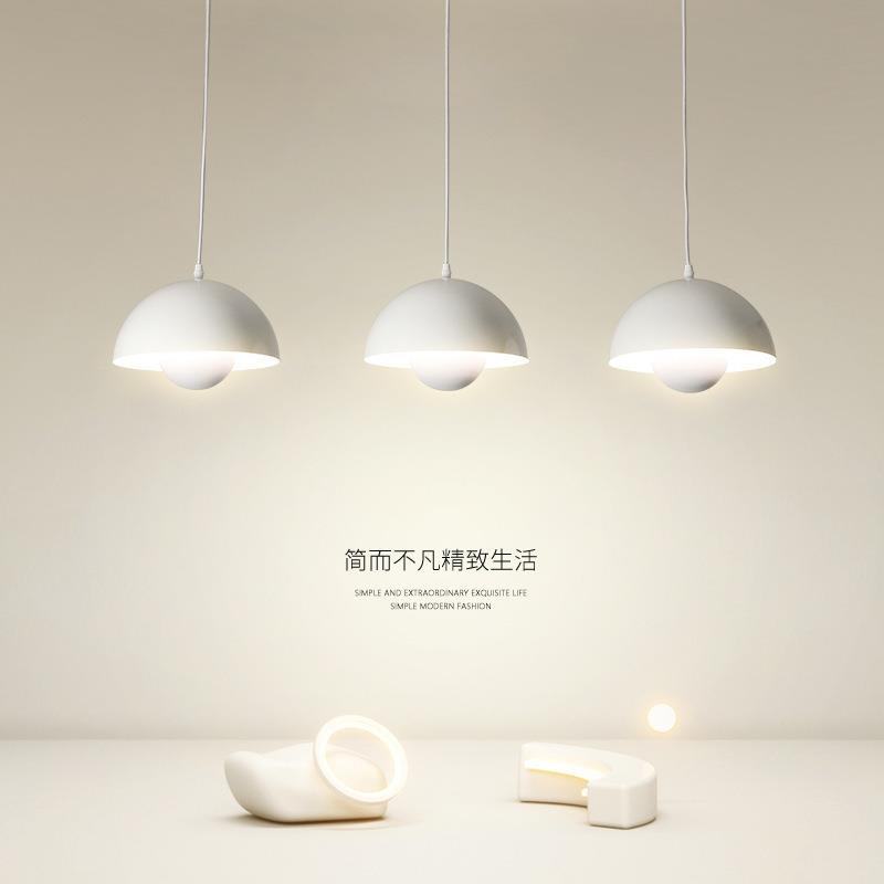 现代简约餐厅吊灯三头2025新款北欧家用大气客厅餐桌饭厅吧台灯具