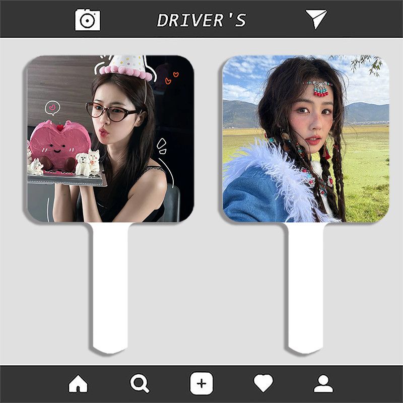 白鹿可爱女明星手持镜子