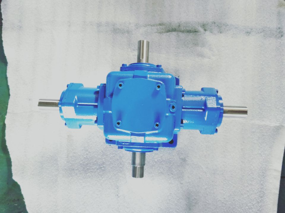 T6-1-1-LR螺旋伞齿轮换向器 直角转向箱 传邦减速机 质量有保障