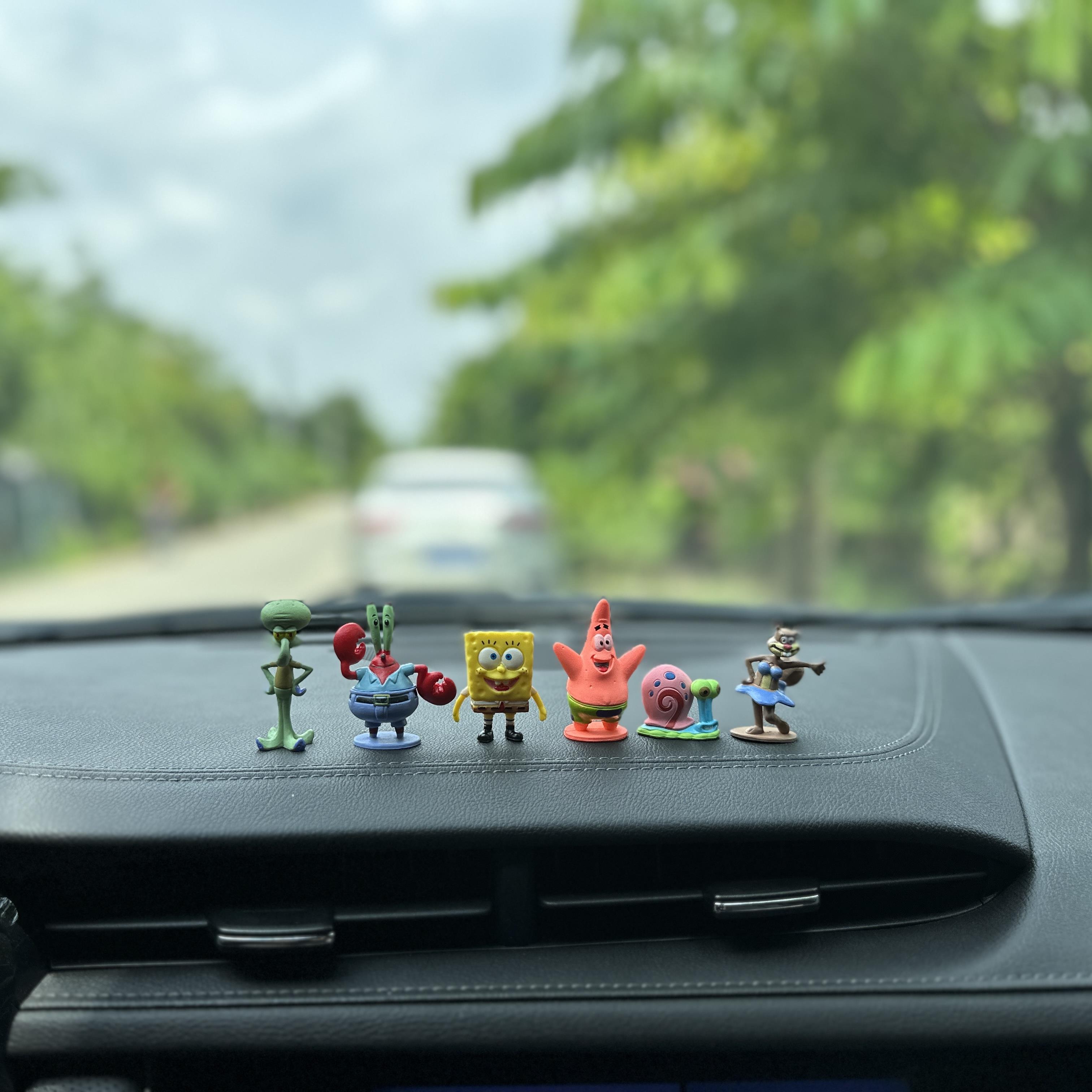 包邮海绵宝宝汽车中控台摆件可爱卡通公仔车载装饰车内个性出风口