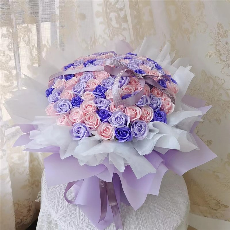 99朵玫瑰花束香皂花碎冰蓝求婚七夕节52花礼私人定制生.日创意礼