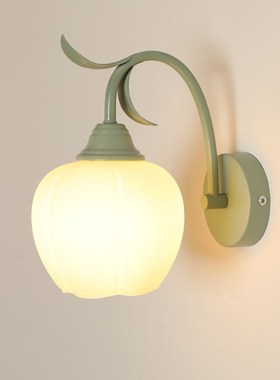 奶油风绿色墙壁灯法式卧室床v头灯2023新款网红简约现代客厅楼梯
