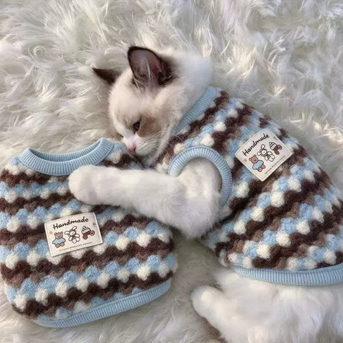 猫咪狗狗美拉德色系条纹背心新款猫衣服冬季秋冬保暖舒适宠物衣服