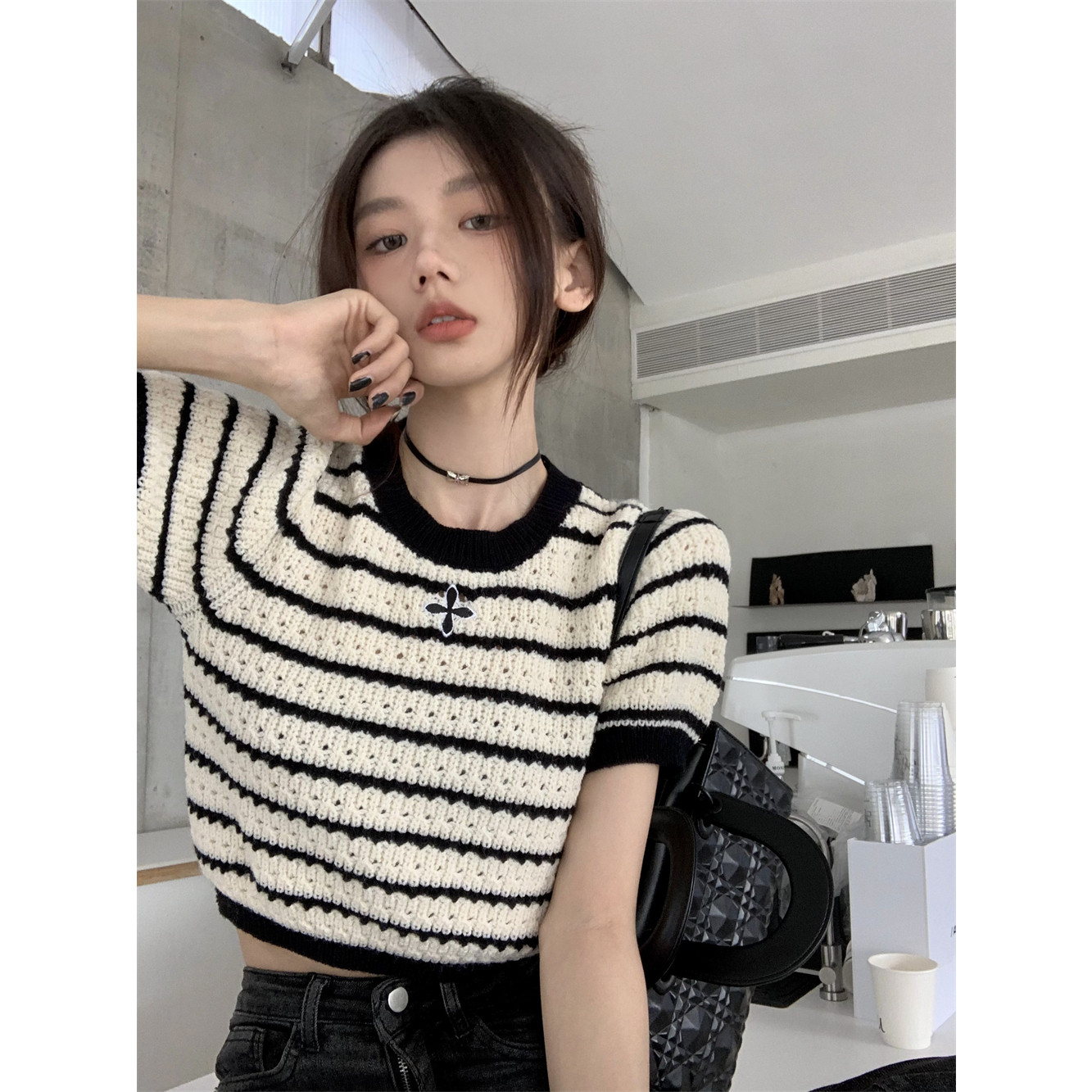港味韩系黑白条纹短袖针织衫女春季新款镂空圆领宽松显瘦短款上衣