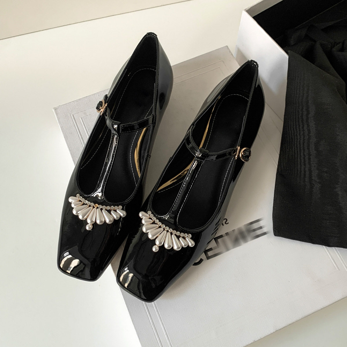 2026早春款温柔珍珠方头玛丽珍鞋女黑色漆皮浅口气质百搭平底单鞋,女鞋,玛丽珍鞋,淘宝优惠券,粉丝福利购,淘宝优惠卷