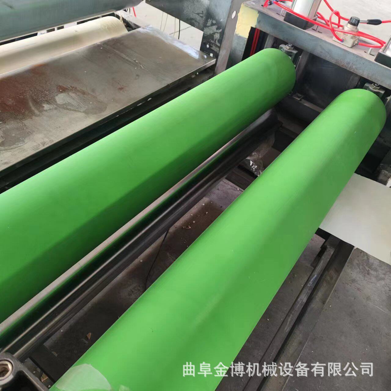 护墙板雪弗板墙布复合机EVA热胶涂胶墙板布料皮革平贴机