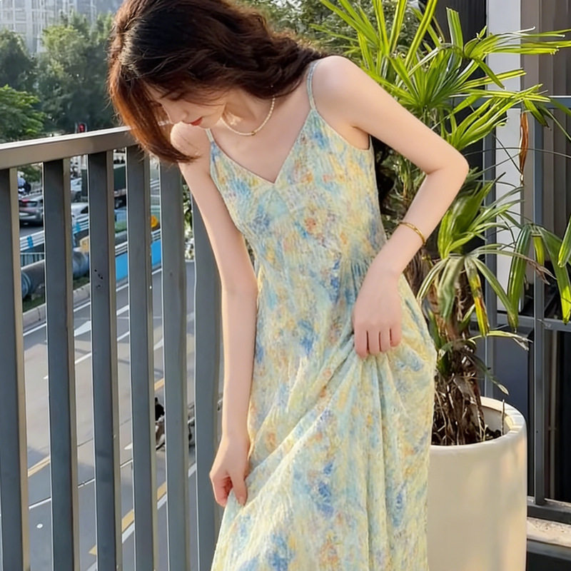 法式V领碎花高腰吊带修身连衣裙