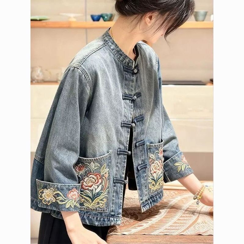 中国风盘扣刺绣牛仔短外套女修身