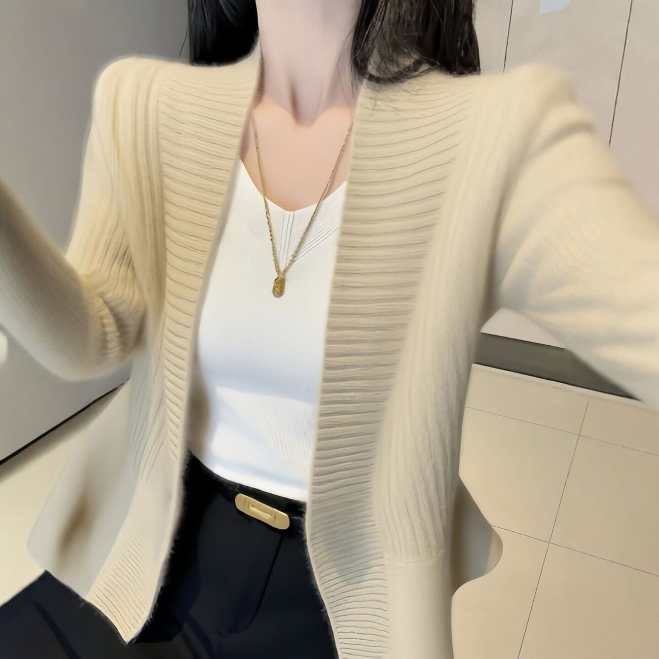 2026秋香槟色针织开衫显瘦毛衣女