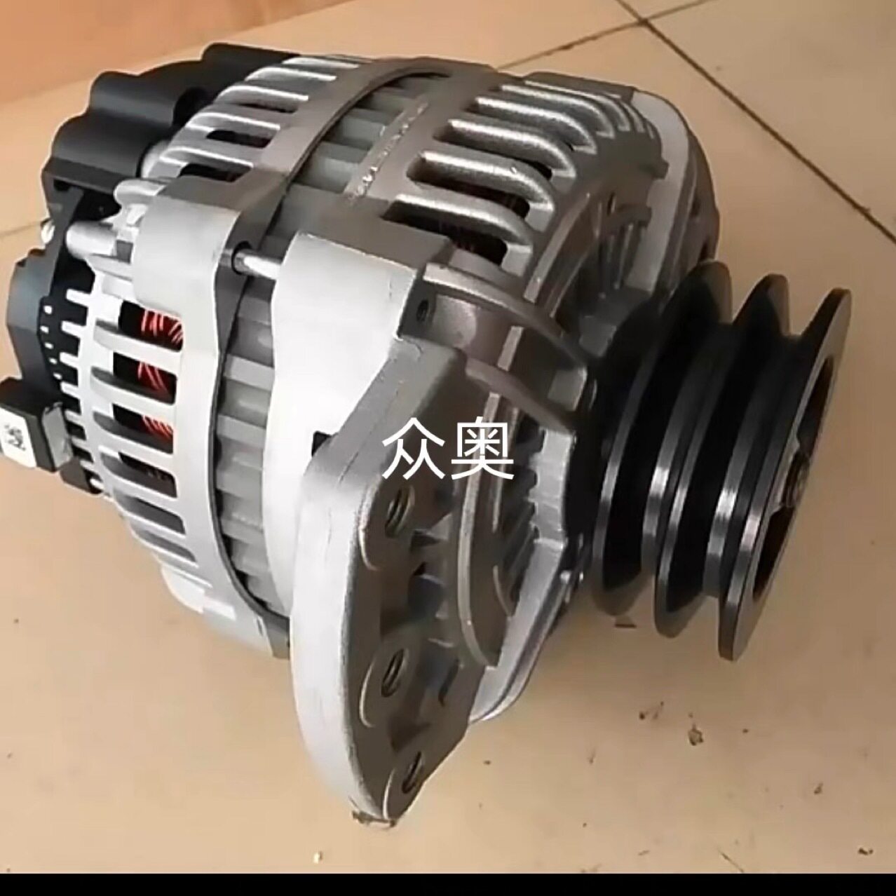 佩特来客车AVi168A3006发电机28V150A发电机AVi168A3137发电机
