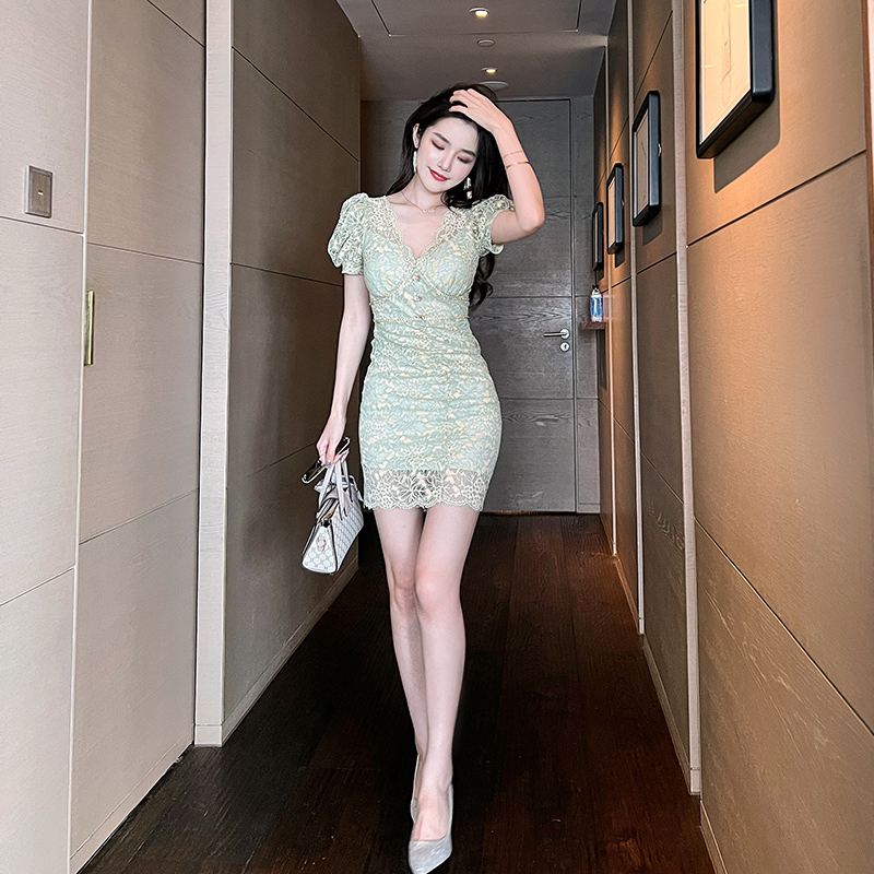 潮牌2025夏季新款女装法式气质名媛公主裙v领性感绝美包臀连衣裙