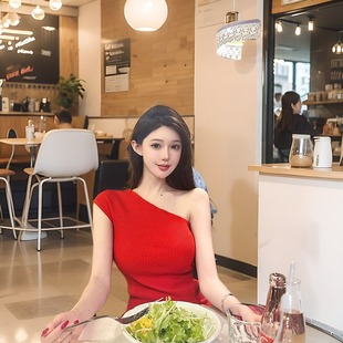 气质锁骨t显白斜肩红色纯欲单肩弹力上衣女 潮牌夏季 新款 女装 法式
