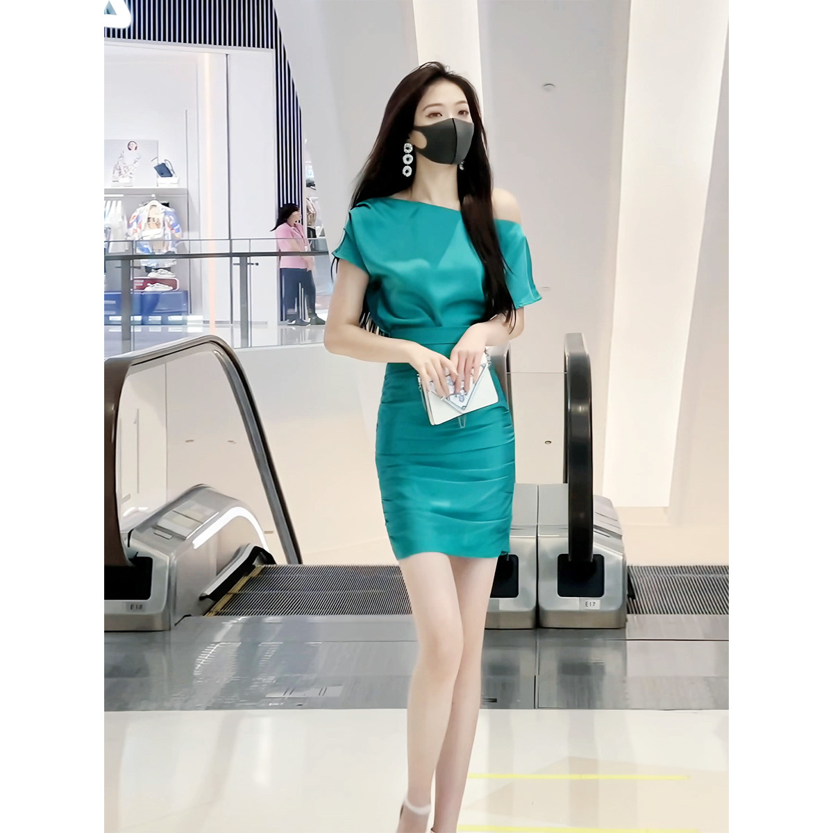 潮牌2025夏季新款女装法式气质套装裙女人味上衣包臀半身裙两件套