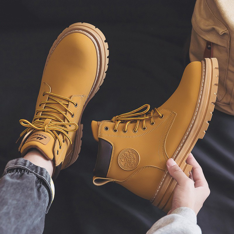 秋冬季男款马丁靴高筒英伦风潮牌踢不烂大黄靴工装中筒短靴女靴子