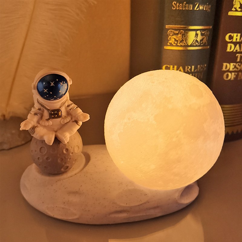 宇航员月球太空人小夜灯卧室床头台灯氛围感好物情调网红装饰摆件