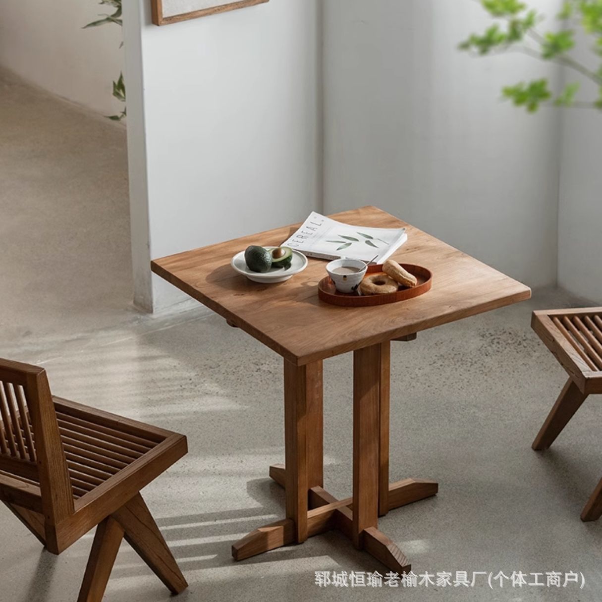 订置咖啡厅圆形咖啡桌章鱼腿造型小方桌咖啡厅西餐厅双人实木桌