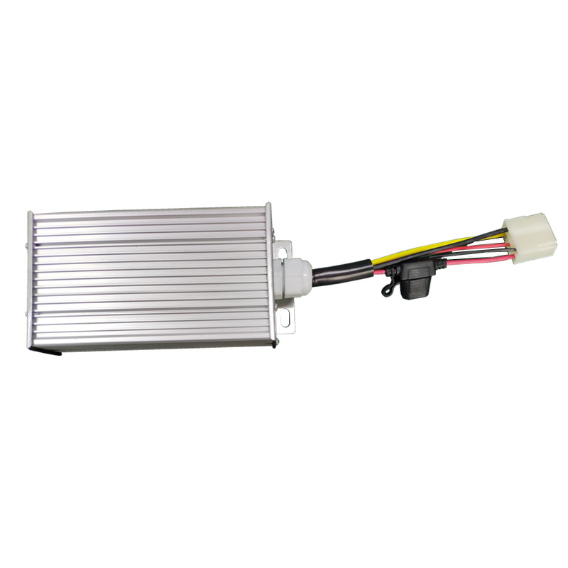 大功率直流电压三轮四k轮电动车转换器通用48V60V72V120V转12V30A