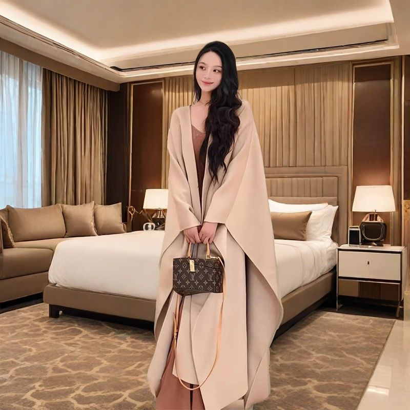 气质小贵妇氛围感斗篷披