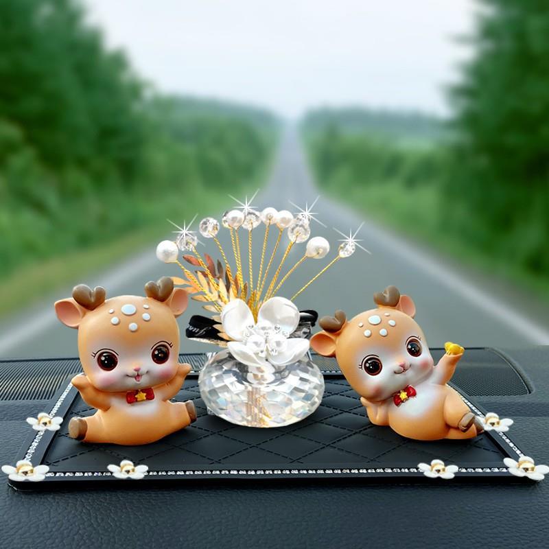 爱8V汽车摆件蕞新超萌台可一路平款安鹿上档NOX次女士车内中控装